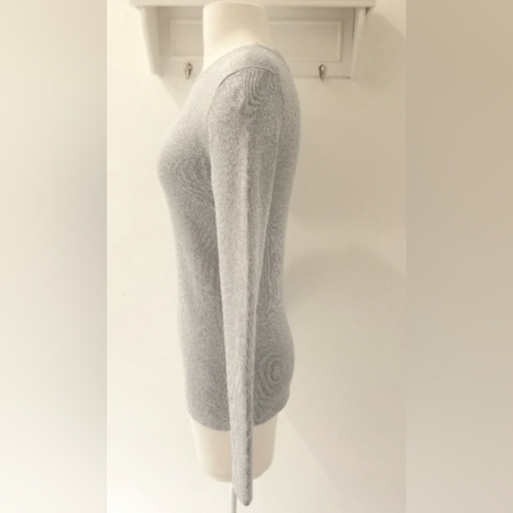 Michael Kors Grey & Silver Metallic Long Sleeve Pullover Sweater M - Picture 4 of 6